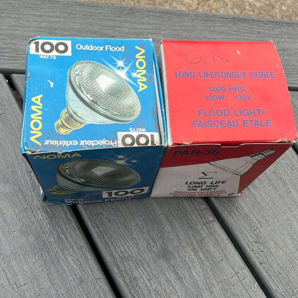 NOMA and PAR-38 lights bulbs